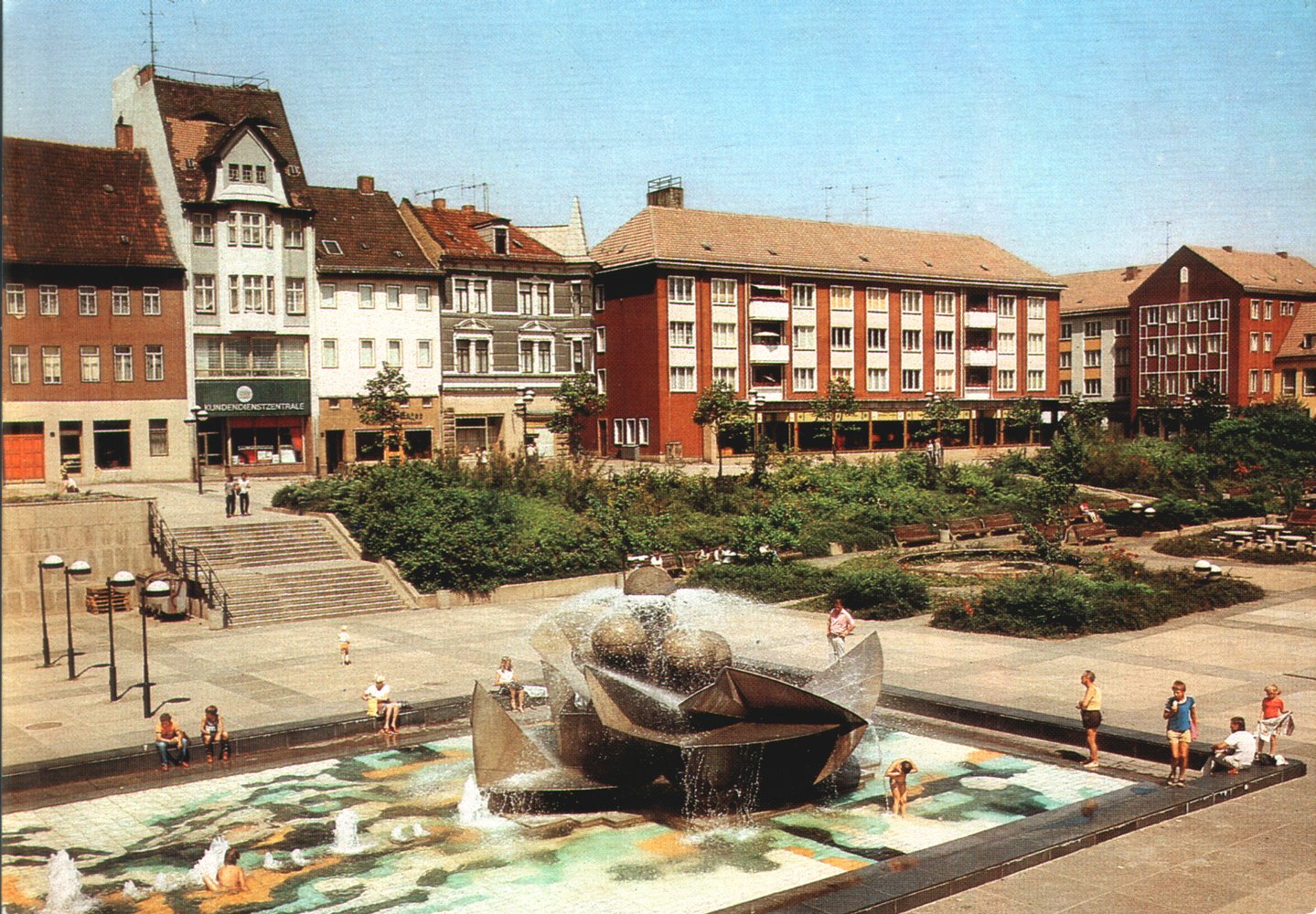 Orchideenbrunnen auf dem Platz der Kosmonauten, 1989, Städtische Museen Jena